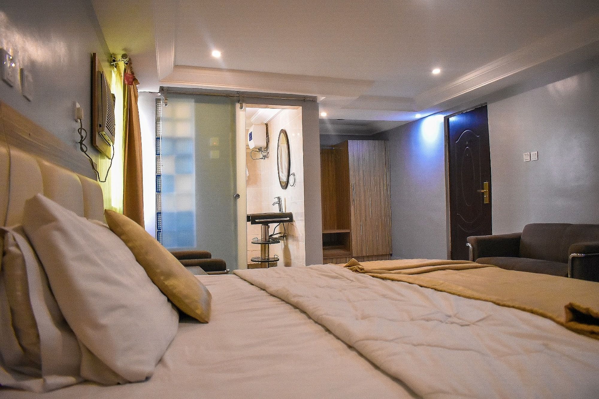 Dublina Suites Festac Town Exterior photo